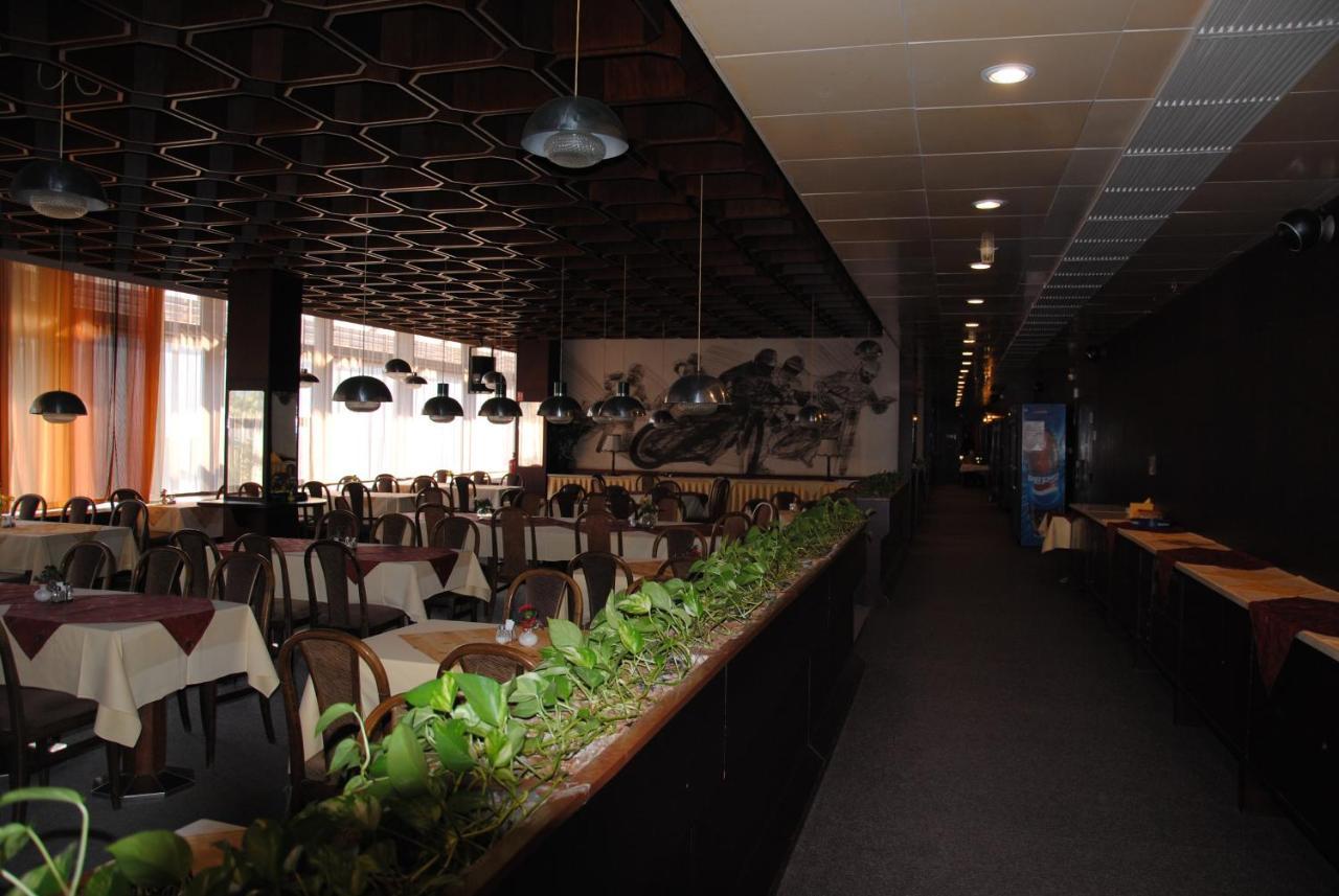 Hotel Labe Pardubice Dış mekan fotoğraf