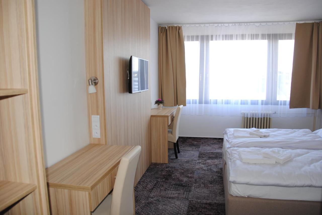 Hotel Labe Pardubice Dış mekan fotoğraf